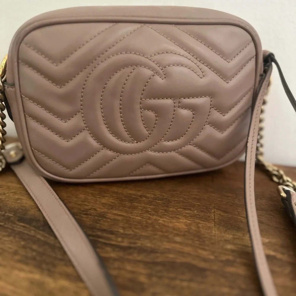 Gucci Blush Quilted Crossbody Bag with Gold Chain - Picture 6 of 15